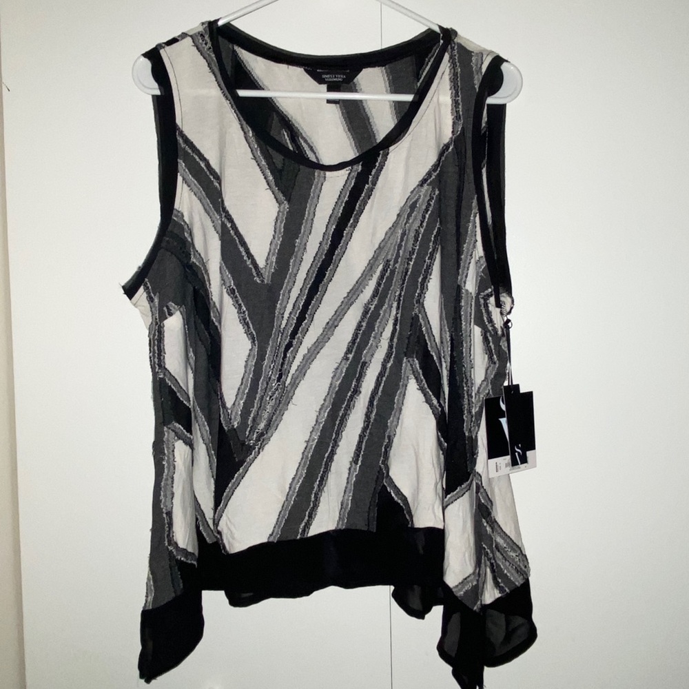 Black and white stitched Simply Vera tank